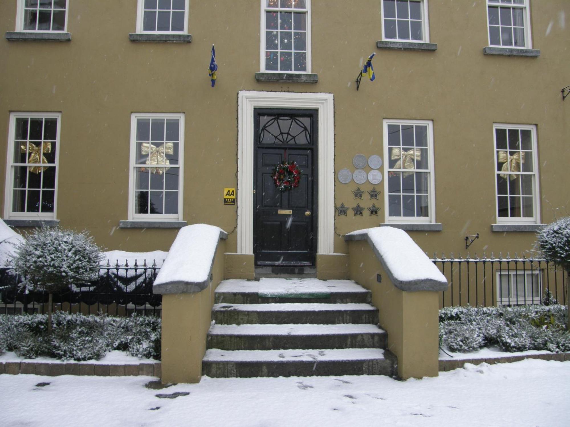 Baileys Hotel Cashel Cashel  Exterior photo
