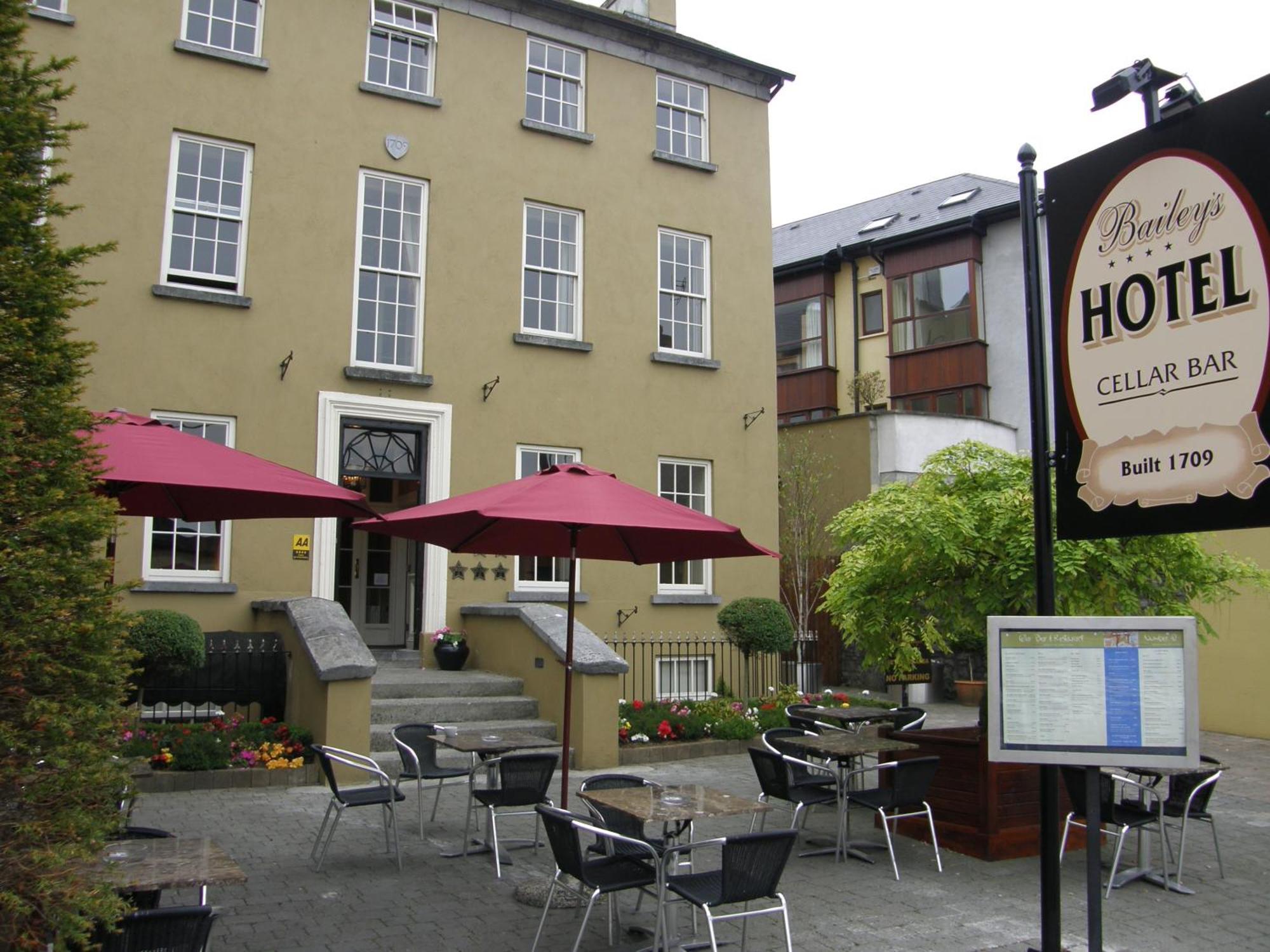 Baileys Hotel Cashel Cashel  Exterior photo