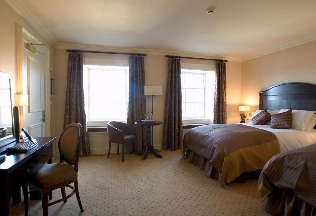 Baileys Hotel Cashel Cashel  Exterior photo
